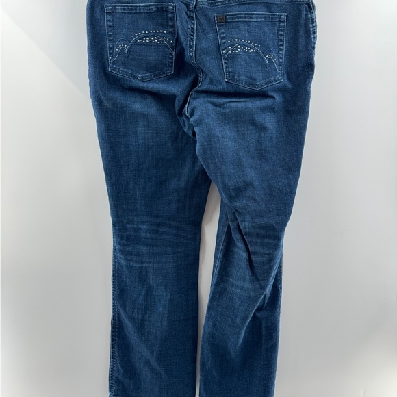 Aura Jeans Find Your Aura Dark Wash Mid-Rise Jeans with Embroidered Back Pockets - Picture 5 of 9